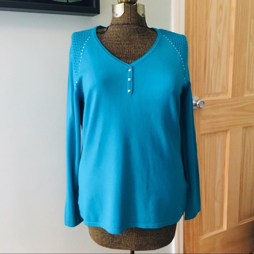 Laura turquoise light sweater